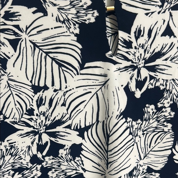 Jones New York Blue and White Fitted T-Shirt with Mandarin Collar - Picture 12 of 17